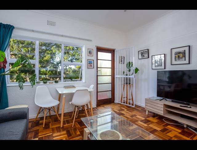 2 BEDROOM APARTMENT FOR SALE IN KENILWORTH